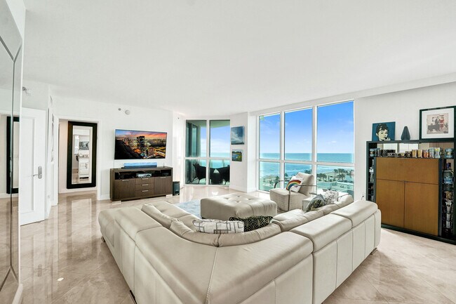 Building Photo - 101 S Fort Lauderdale Beach Blvd