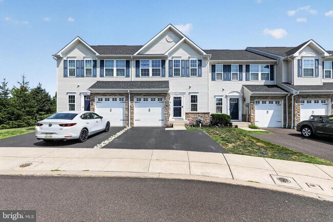 Building Photo - 1551 Emily Ct