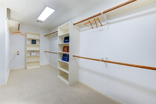 Building Photo - 2327 Centerbrook Ln