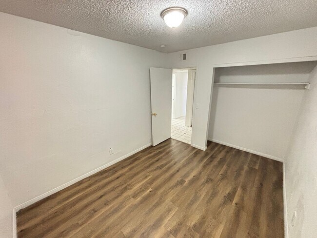 Building Photo - 6991 Kepler Dr