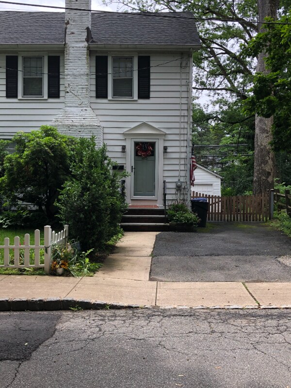 Primary Photo - 85 Valley View Dr