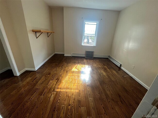 Building Photo - 168-28 106th Ave