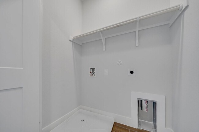 Building Photo - Luxury Living! Beautiful New Construction ...