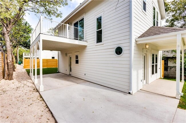 Building Photo - 1906 E 17th St