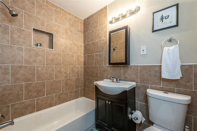 Building Photo - 2551 Headland Dr