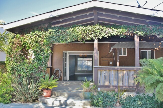 Building Photo - 3170 Strathmore Dr