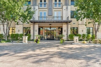Building Photo - Altitude Sixteen 75