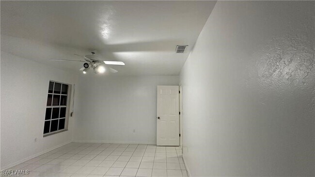 Building Photo - 701 Arianne Ct