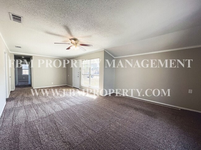 Building Photo - 136 Highland Dr