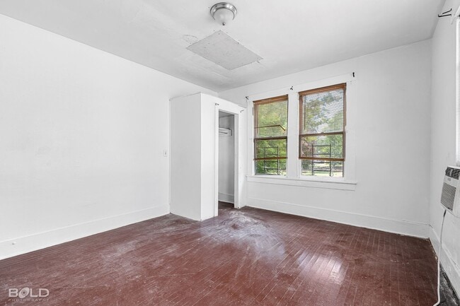 Building Photo - Charming Remodeled Home in the Heart of Sh...
