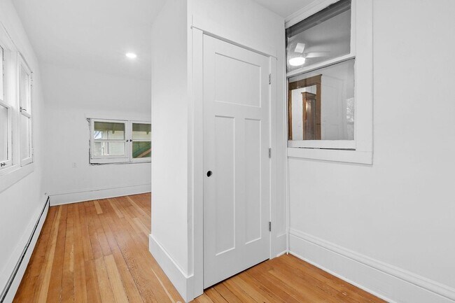 Building Photo - 1826 Franklin Ave SE