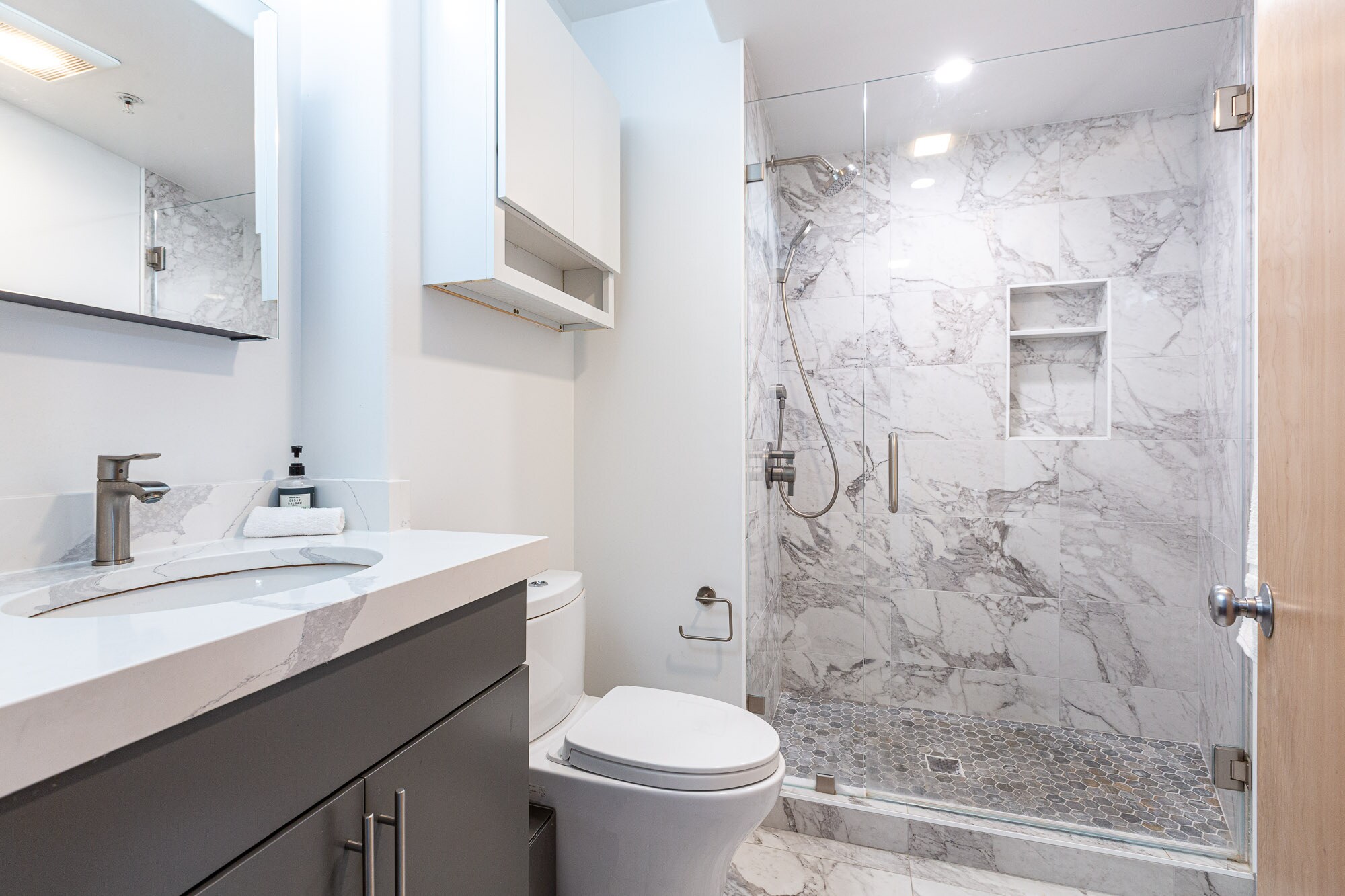 Building Photo - 346 1st St