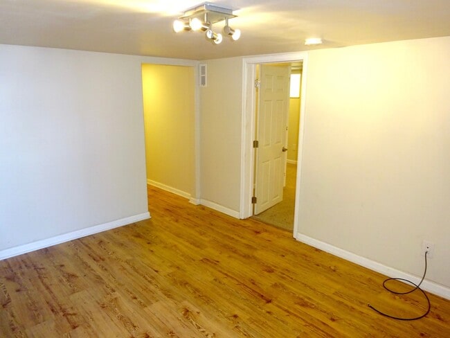 Building Photo - Bright and Charming Sunnyside Bungalow