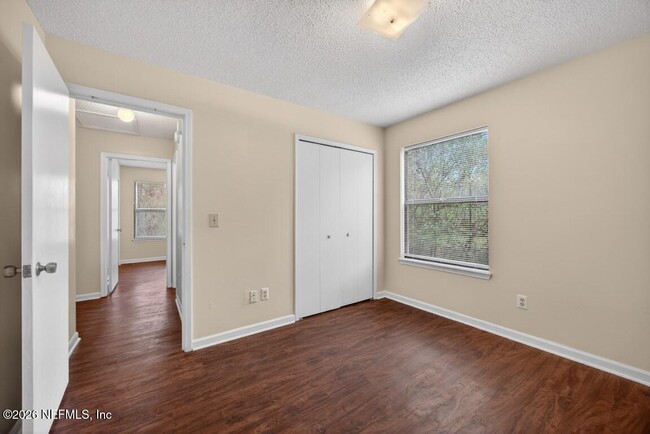 Building Photo - 8725 Huntington Woods Cir N