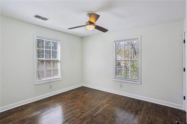 Building Photo - 1833 Flat Shoals Rd SE