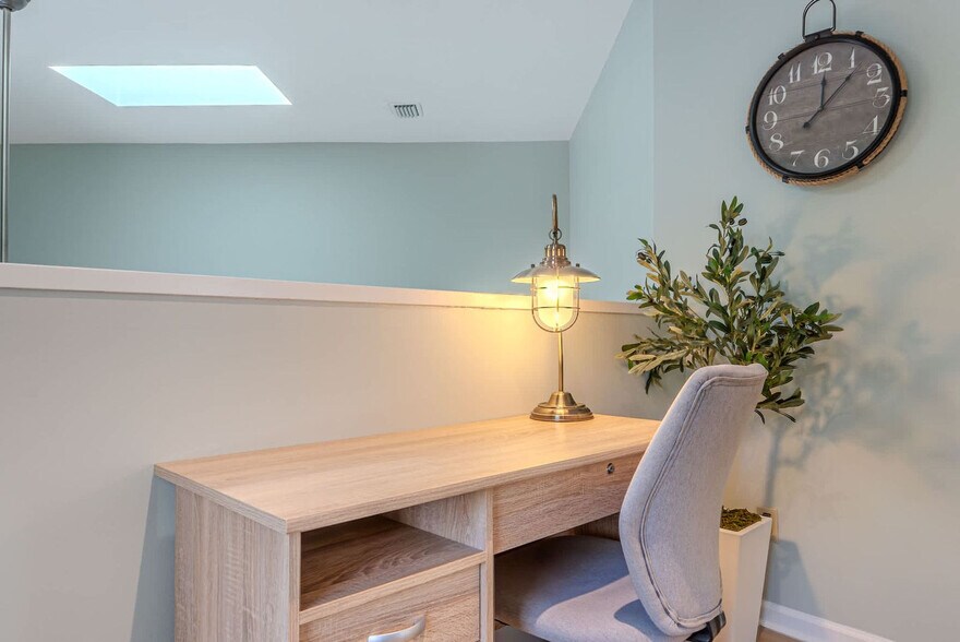 Building Photo - 137 Cordillo Pkwy