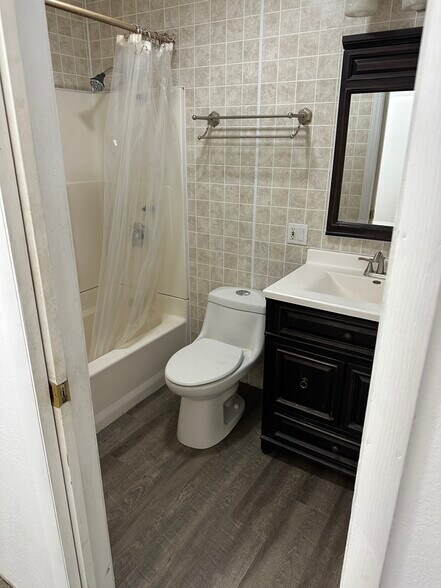 Building Photo - 1127 Schley Ave