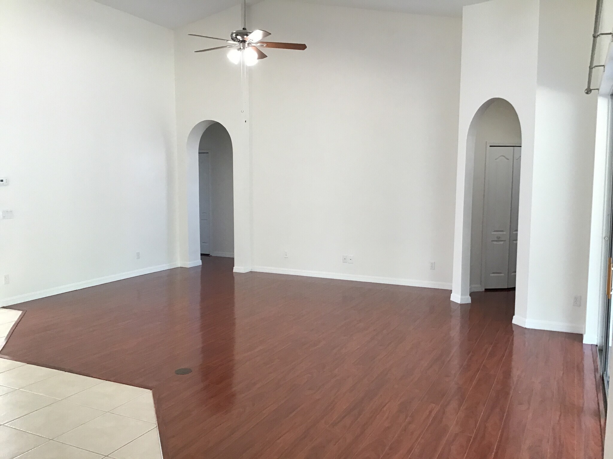 Building Photo - 3961 Long Branch Ln