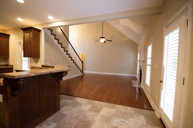Building Photo - 1343 Ambleside Dr