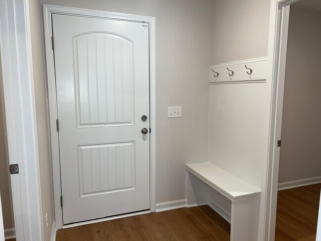 Building Photo - 158 Atherstone St