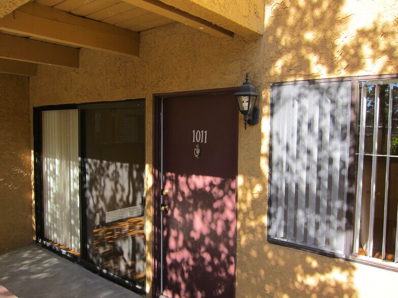 Building Photo - 18752 Mandan St
