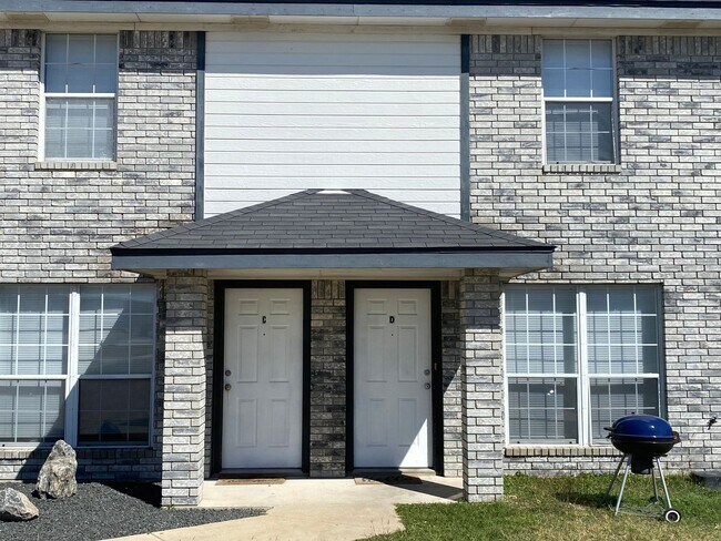 Building Photo - 1708 Kylie Cir