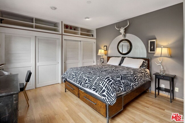 Building Photo - 334 Crane Blvd