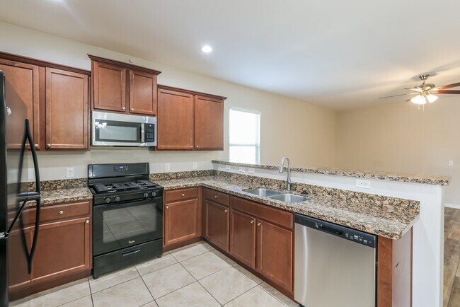 Building Photo - 8225 W Kittiwake Ln