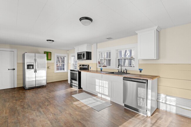 Building Photo - 80 Lafayette Rd