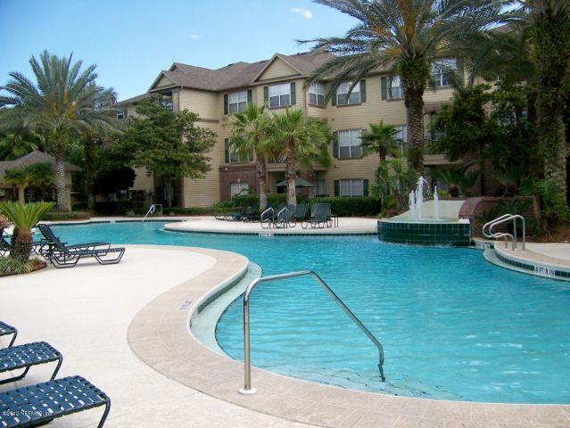 Building Photo - 7800 Point Meadows Dr