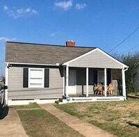 Building Photo - 3 Lakeview