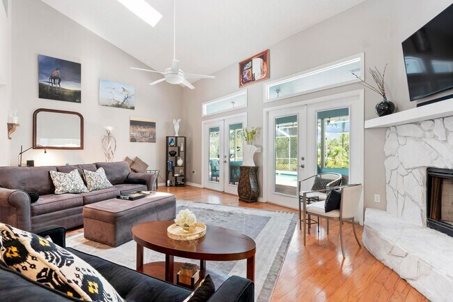 Building Photo - ** STUNNING 4 BEDROOM 2 FULL BATH/ 2 HALF BATH HOME WITH A PRIVATE POOL LOCATED JUST MINUTES FROM...