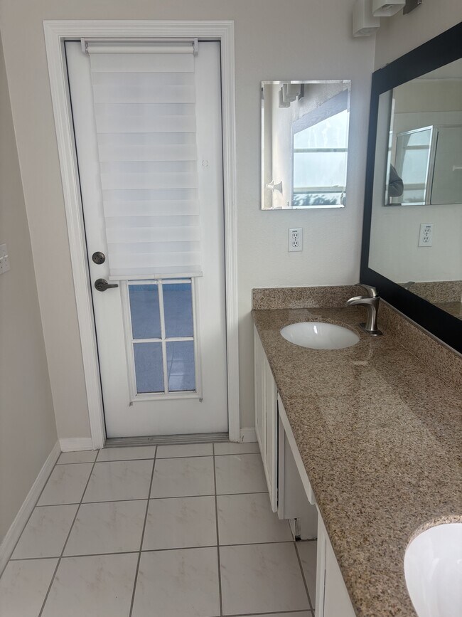 Building Photo - 12816 Maribou Cir