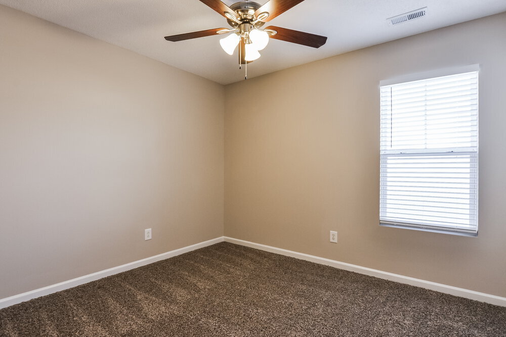 Building Photo - 21 Valleyfield Dr