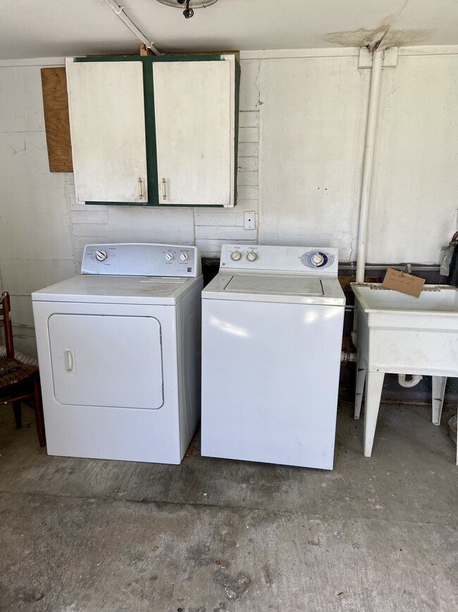 Washer/Dryer - 107 Jackson St