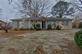 Building Photo - 1822 Sedgefield St