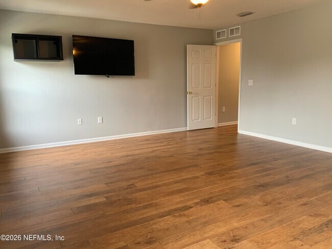 Building Photo - 121 Mahogany Bay Dr