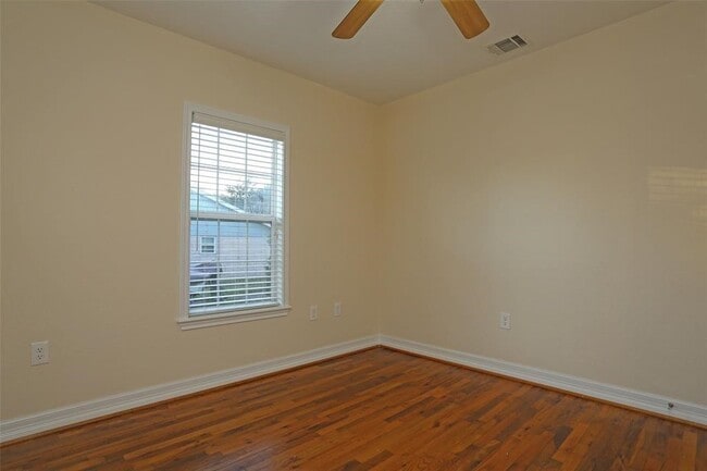 Building Photo - 12010 11th St