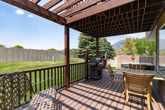 Building Photo - 8126 Clover Spring Ln