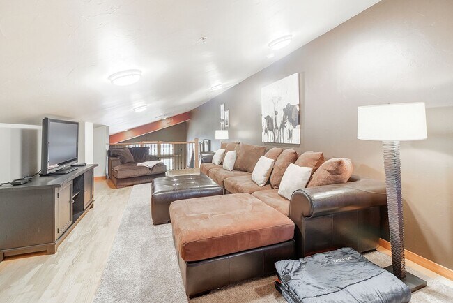 Building Photo - Downtown Frisco! Tons of space, amazing lo...