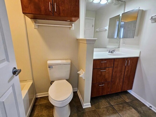 Building Photo - 120 E Mound St