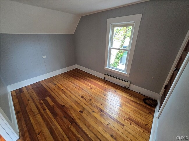 Building Photo - 121 West End Dr