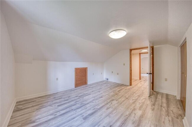 Building Photo - 4465 Mt Troy Rd Ext