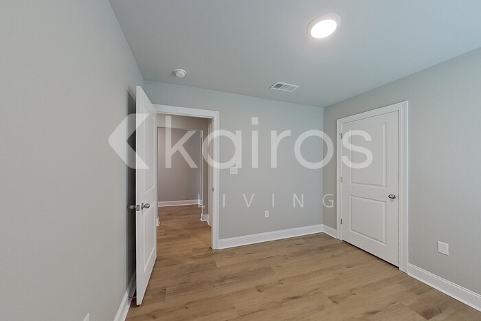 Building Photo - 13709 Pinyon Dr