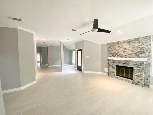 Building Photo - 14218 Manderly Dr