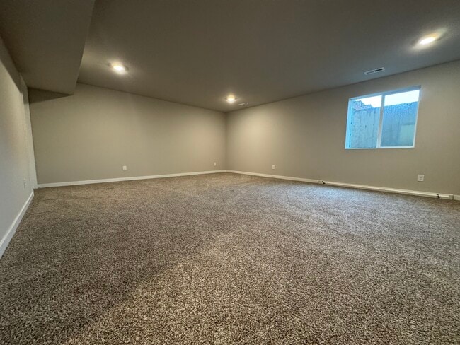 Building Photo - 2200 Barry Dr