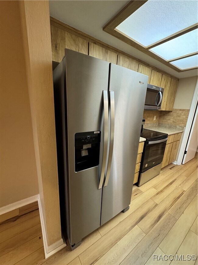 Building Photo - 790 E Gilchrist Ct