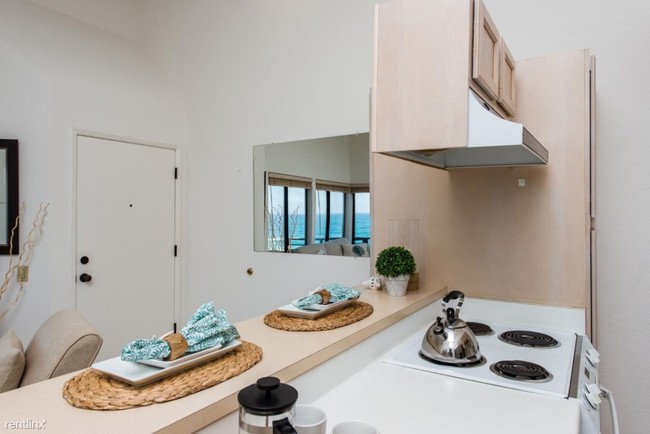 Building Photo - 1 br, 1 bath Condo - 3731 Baylights By The...