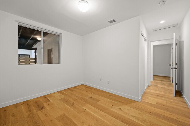 Building Photo - 3448 Casitas Ave