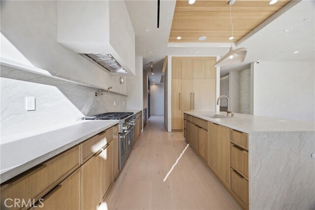 Building Photo - 4827 Stansbury Ave